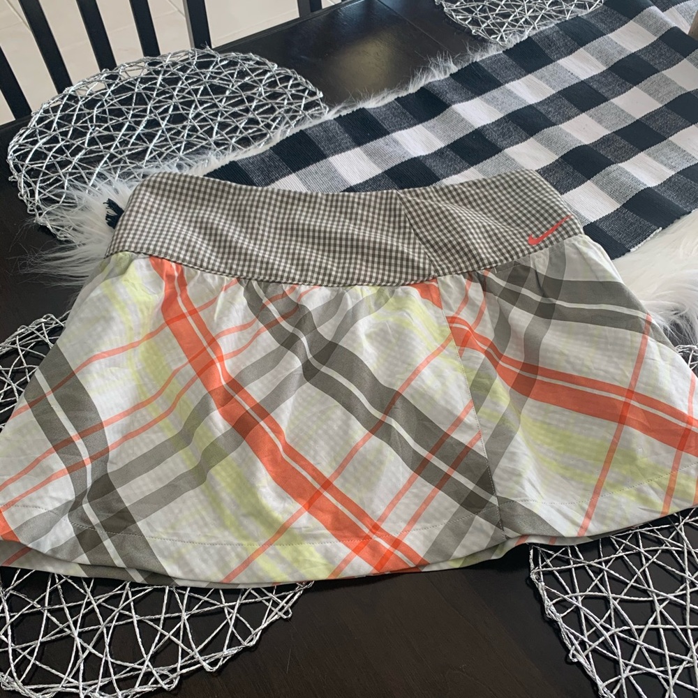 NIKE Golf skirt size 8 like new